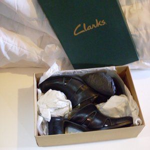 Clarks Black Clogs